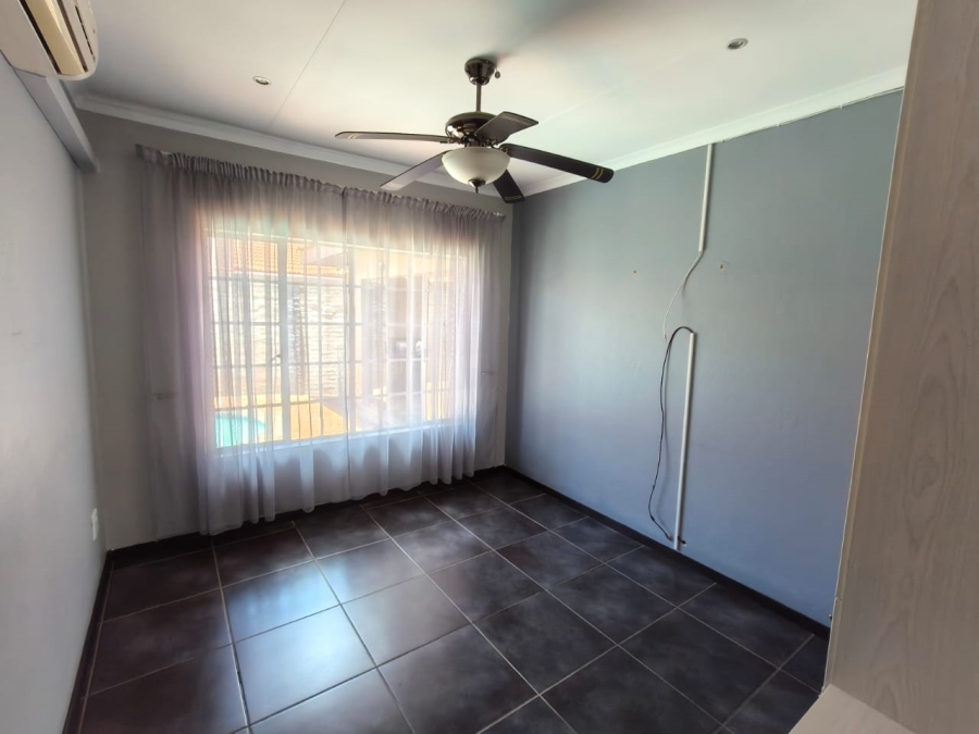3 Bedroom Property for Sale in Waterkloof East North West